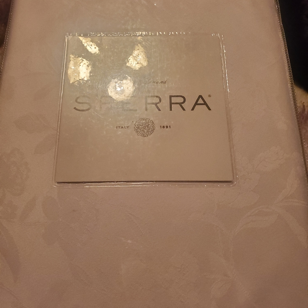 Sferra round tansy 1666 table cloth